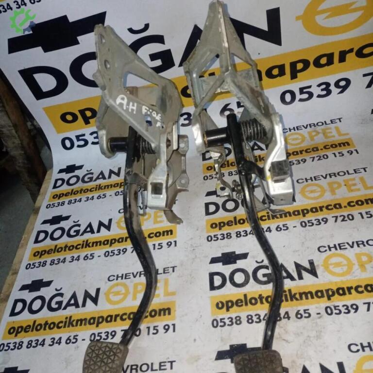 Opel Astra Fren Pedalı çıkma parça