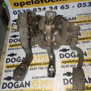 Opel Corsa D Çıkma Elektronik Gaz Pedalı GM