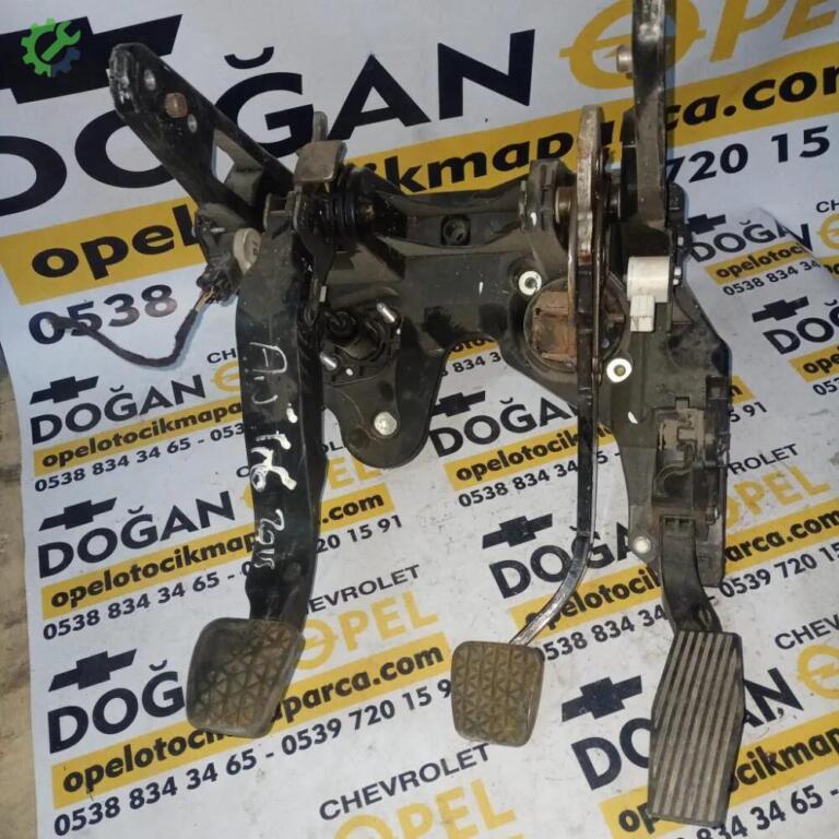 Opel Astra Debriyaj çıkma parça