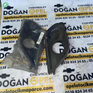 Opel Corsa E Sağ Sisli Sis Kapağı