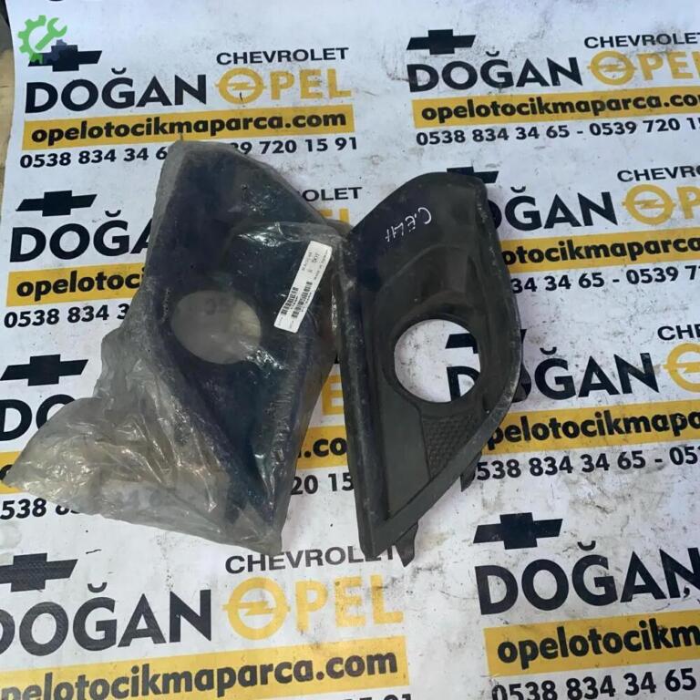 Opel Corsa Sis Kapağı çıkma parça