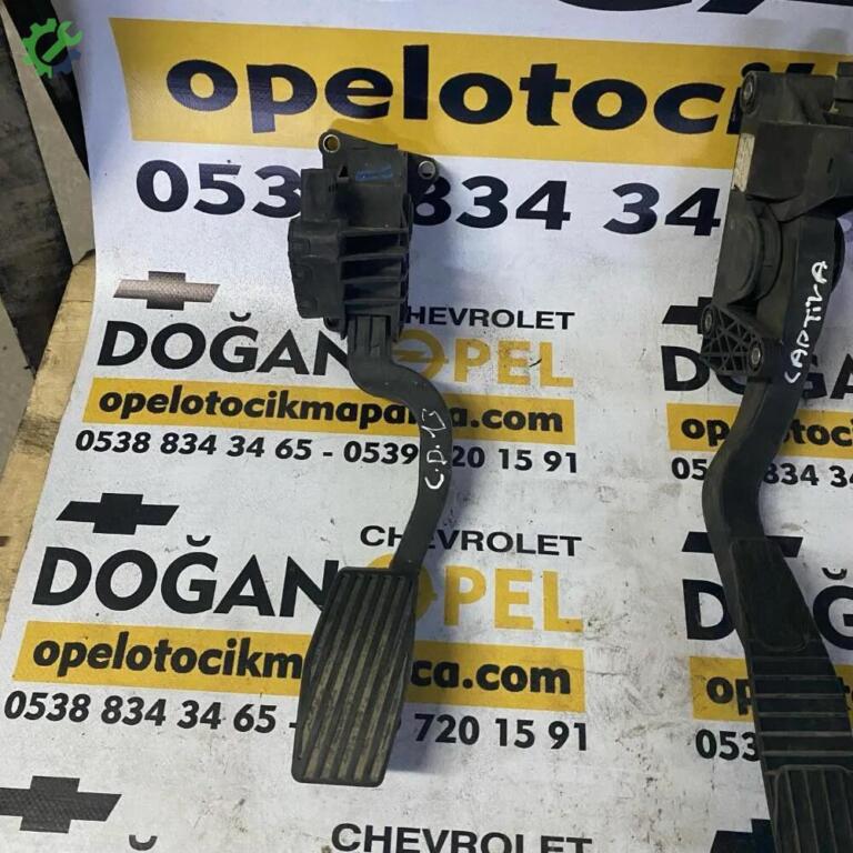 Opel Corsa Gaz Pedalı çıkma parça