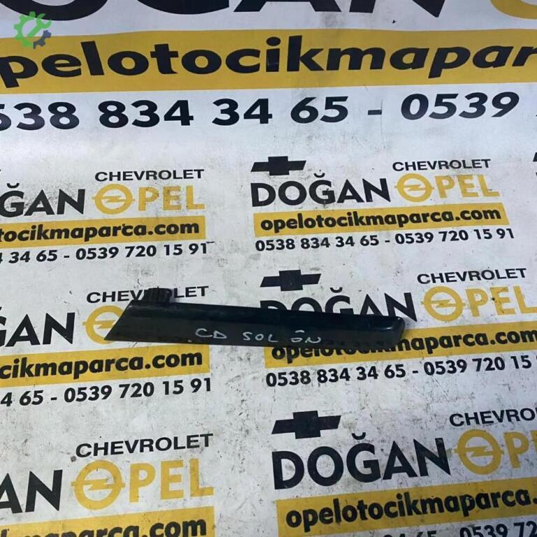 Opel Corsa Sol Ön Kapı çıkma parça