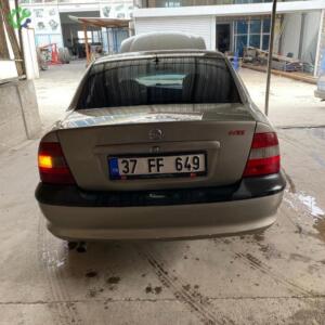 Opel Vectra B Çıkma Arka Tampon