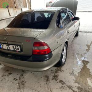 Opel Vectra B Kesme Sağ Arka Çamurluk