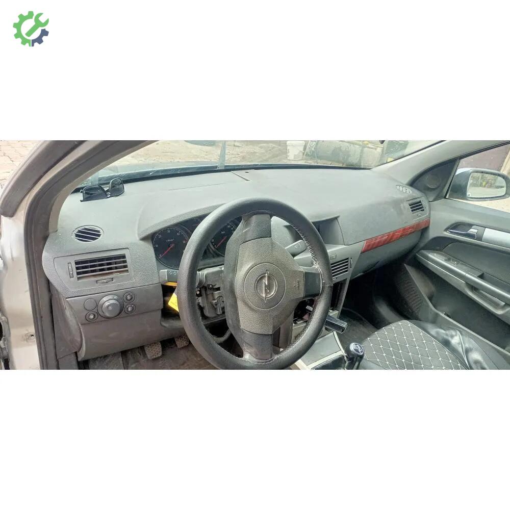 Opel Astra Torpido çıkma parça