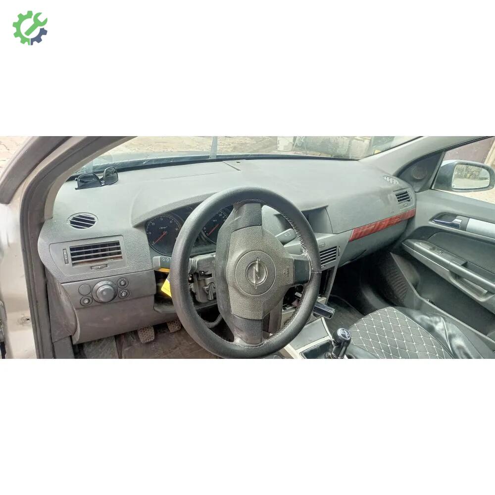 Opel Astra Torpido çıkma parça