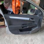 Opel Astra H Çıkma Sağ Kapı Döşemesi Çıtalı Model Çıft Olarak Satılır