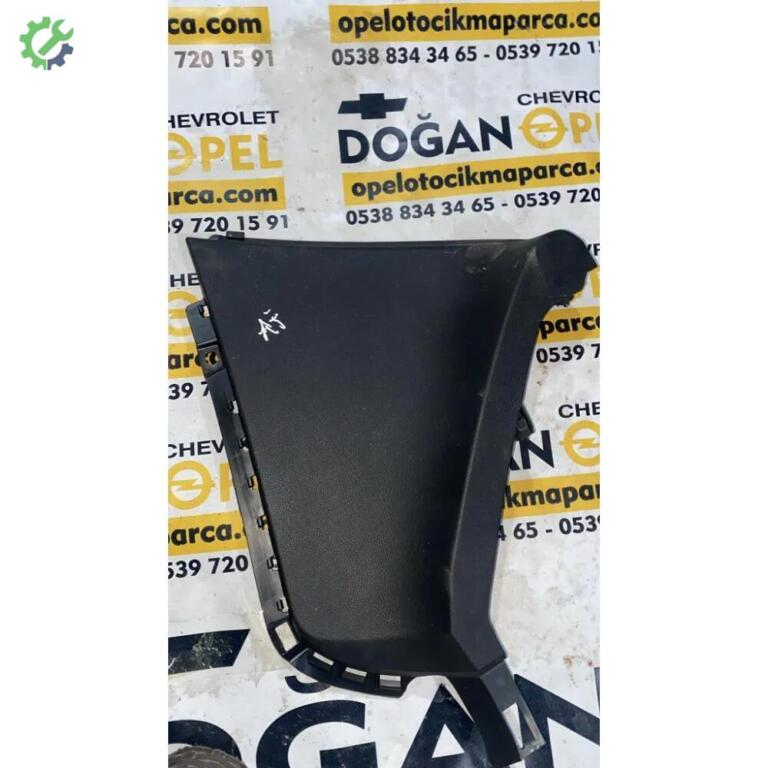 Opel Astra Torpido çıkma parça