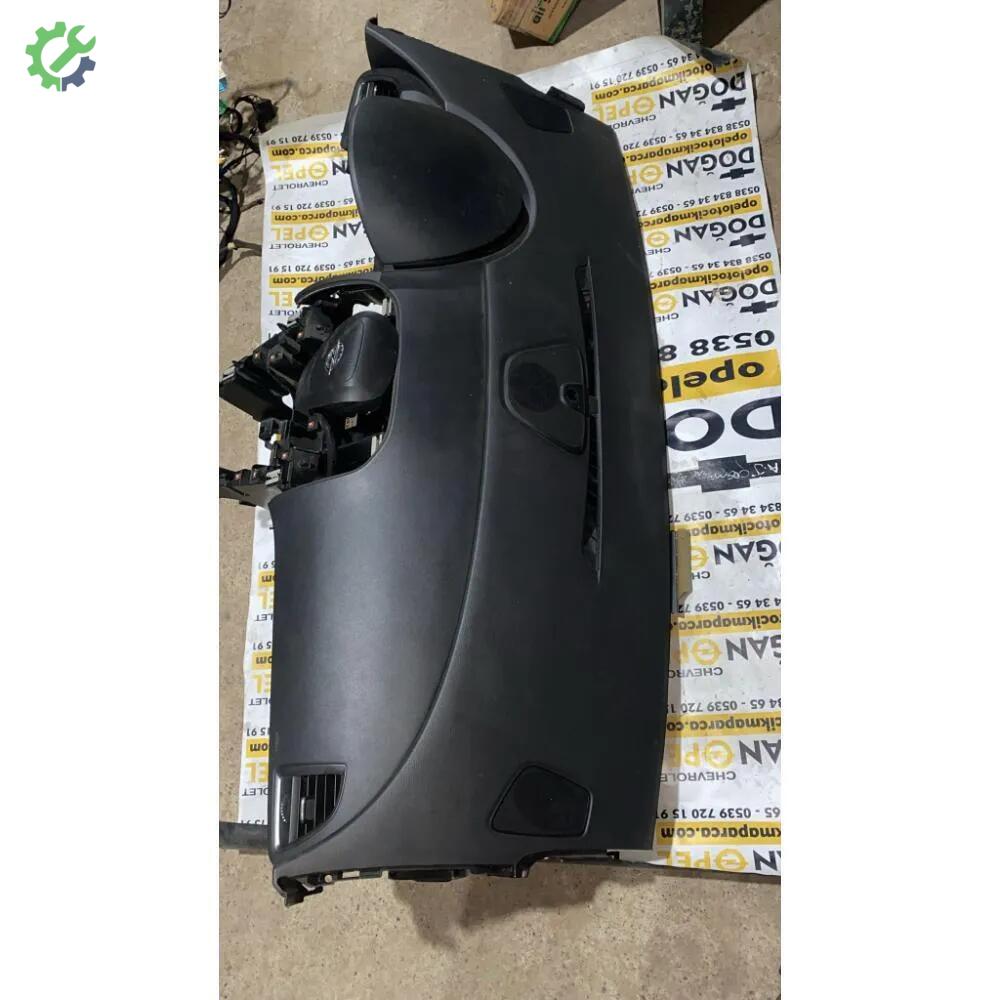 Opel Astra Torpido çıkma parça