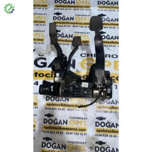 Opel Astra J Cruze Manuel Vites Peda Takımı GM