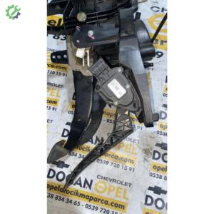 Opel Astra J Chevrolet Cruze Elektronik Gaz Pedalı GM 13252702