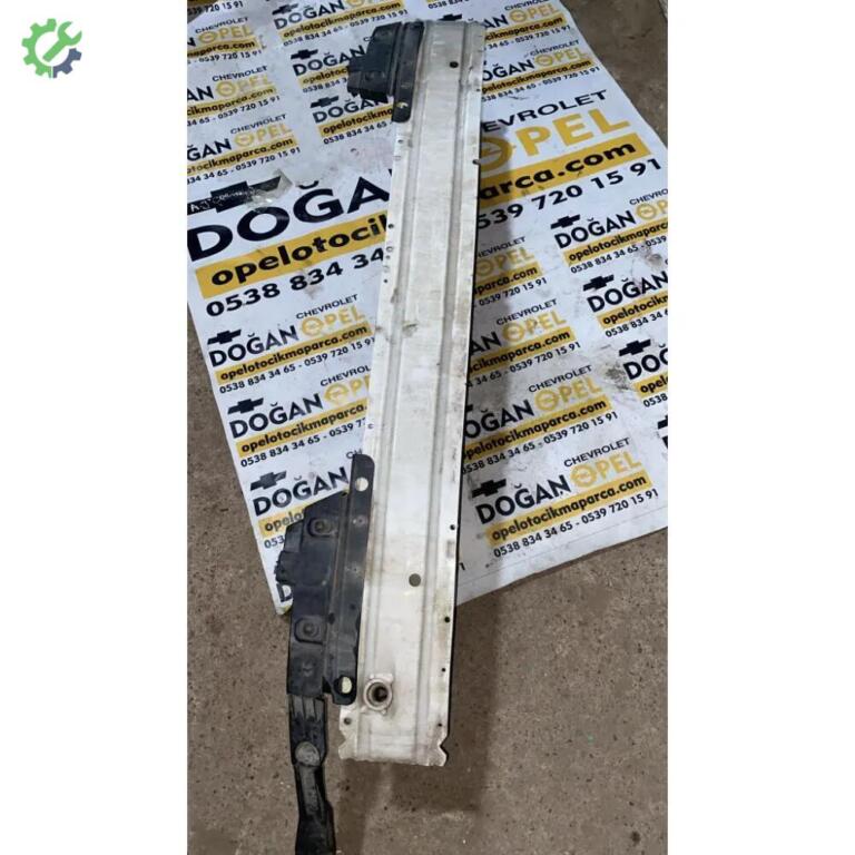 Opel Insignia Tampon Demiri çıkma parça