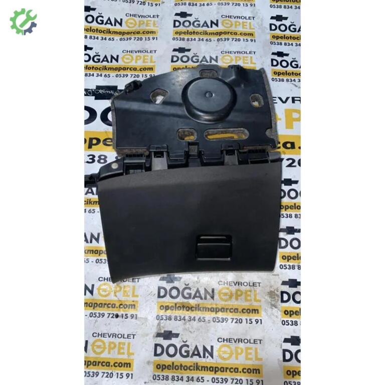 Opel Astra Torpido Gözü çıkma parça