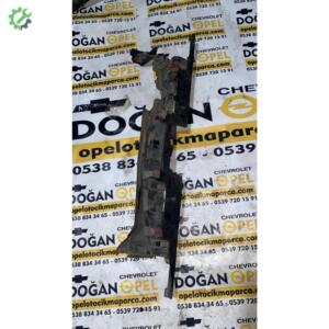 Opel Astra J Cruze Ön Panjur Destek Braketi Orta Braket GM