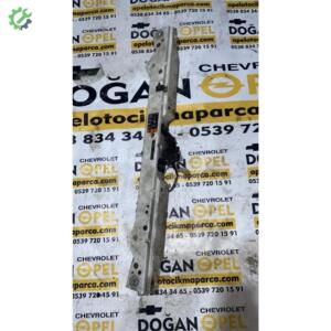 Opel Astra J Çıkma Ön Panel GM Kaput Kilidi 1312135