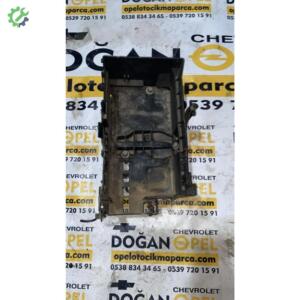 Opel Astra J Cruze Çıkma Akü Alt Muhafaza Koruma Bakaliti GM