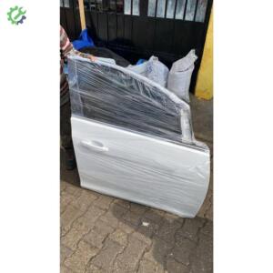 Opel Astra J 2009-2020 Çıkma Orijinal Sağ Ön Kapı Beyaz Renk GM