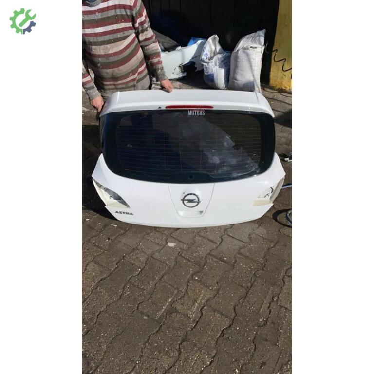 Opel Astra Bagaj Kapağı çıkma parça