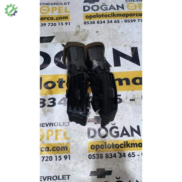 Opel Insignia Havalandırma Izgaraları çıkma parça