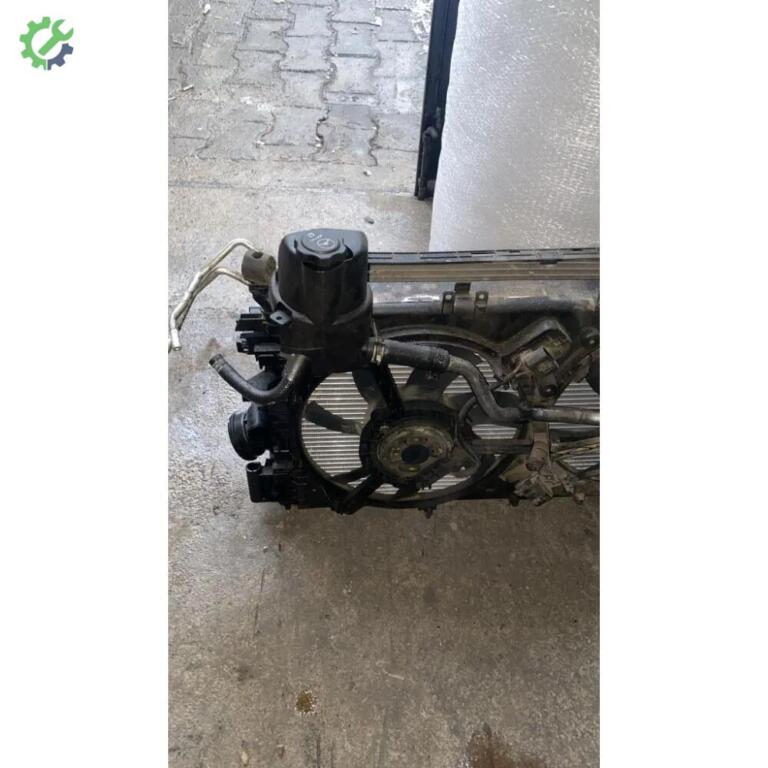 Opel Insignia Direksiyon Yağ Deposu çıkma parça