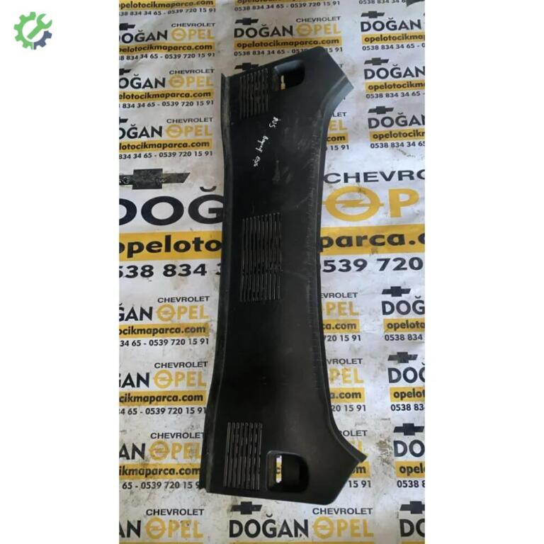 Opel Insignia Bagaj çıkma parça