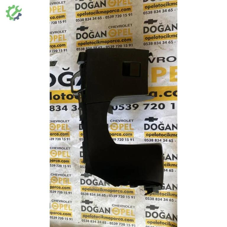 Opel Insignia Torpido Gözü çıkma parça