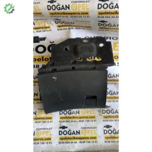 Opel İnsignia Çıkma Torpido Kutusu GM