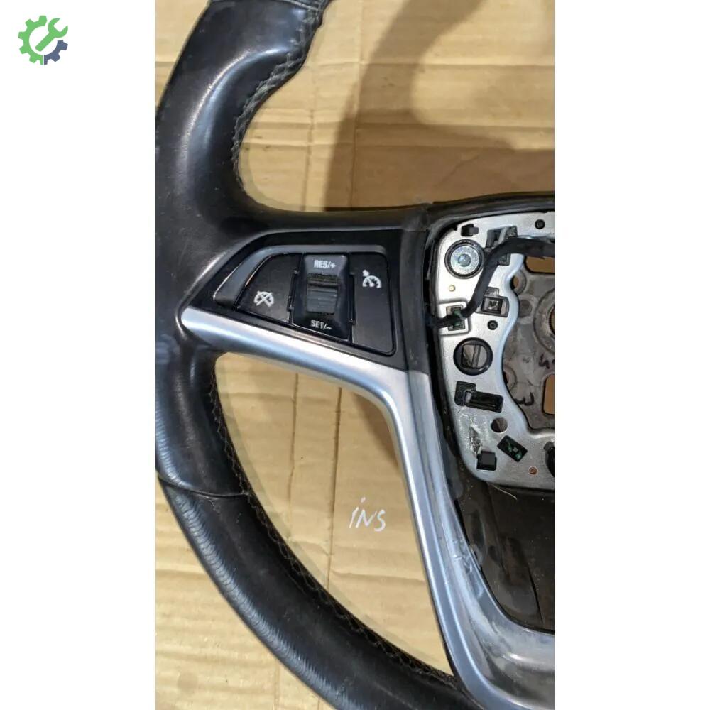 Opel Insignia çıkma parça