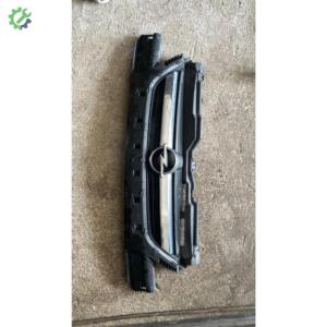 Opel corsa C Makyajlı Ön Panjur Çıkma Orijinal GM 2004-2007