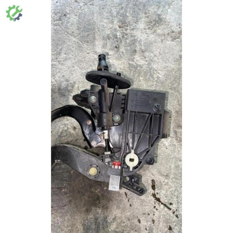 Opel Corsa Debriyaj çıkma parça