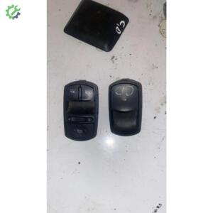 Opel Corsa D Ön Kapının Cam Kontrol Düğmeleri
