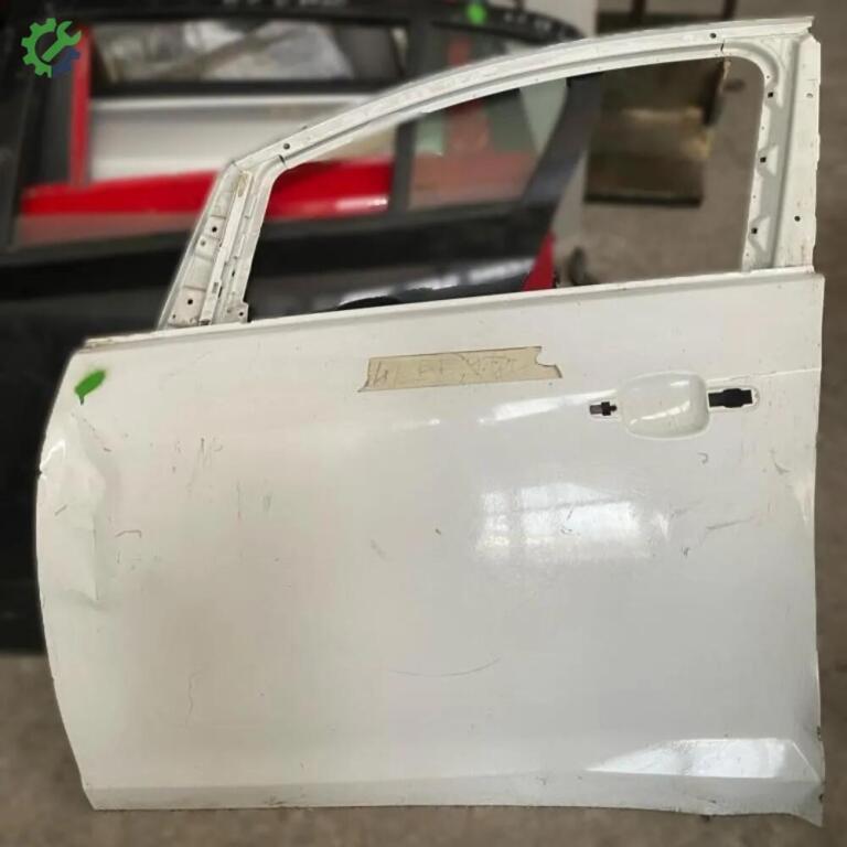 Opel Corsa Sol Ön Kapı çıkma parça