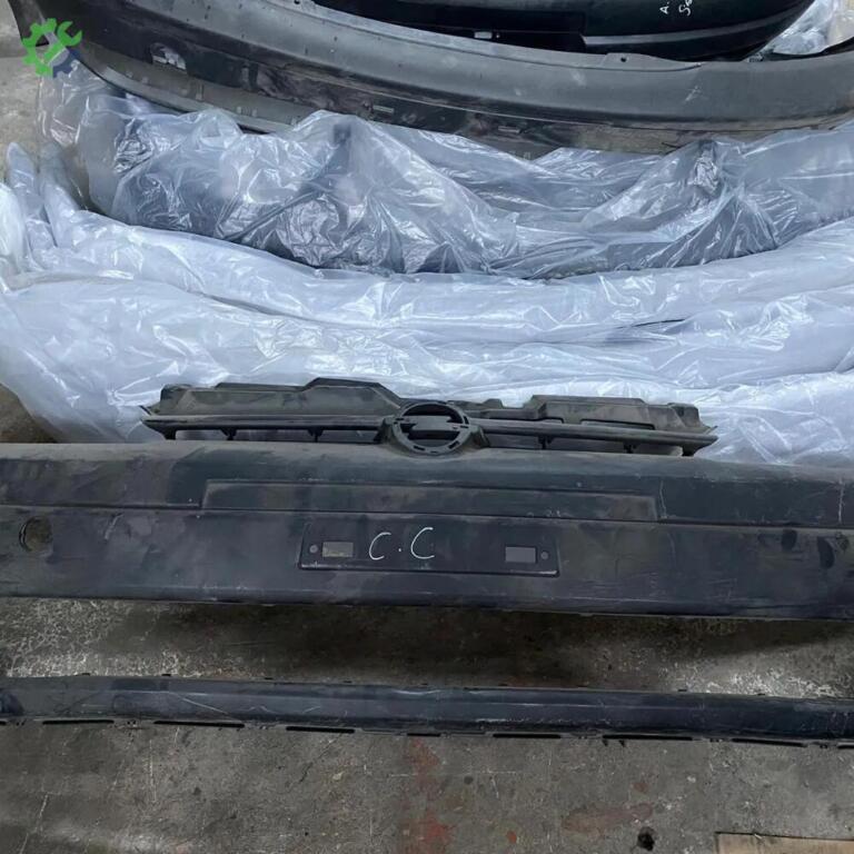Opel Corsa Ön Tampon çıkma parça