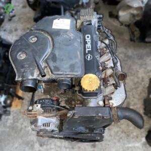Opel Corsa B 1.4 8 Valf çıkma Motor