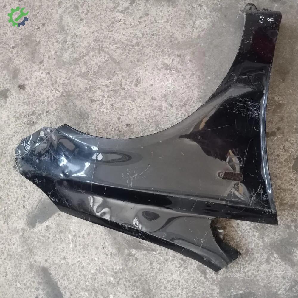 Opel Corsa Sağ Ön Çamurluk çıkma parça