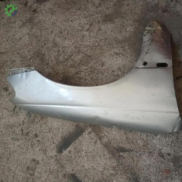 Opel Omega Sağ Ön Çamurluk çıkma parça