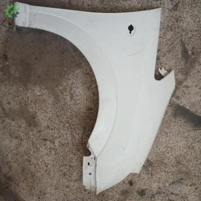 Opel Meriva Sağ Ön Çamurluk çıkma parça