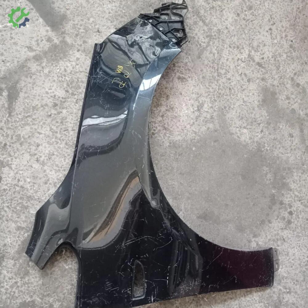 Opel Astra Sağ Ön Çamurluk çıkma parça