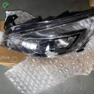 Opel Astra J Ön Far Makyajlı Makyajsız Model