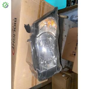Chevrolet Cruze Siyah Zemin Ön Far