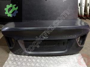 BMW 320 bagaj kapağı temiz
