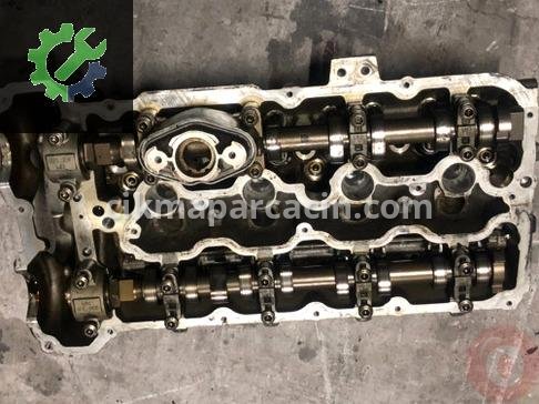 BMW 7 Serisi Silindir Kapak çıkma parça