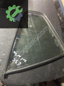 BMW e 36 sol arka kelebek camı