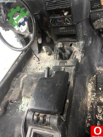 BMW 3 Serisi Göğüs çıkma parça