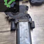 BMW E36 sağ ön cam motoru
