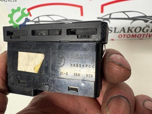 BMW 3 Serisi Flaşör Düğmesi 61318368920 çıkma parça