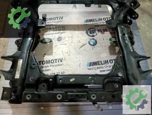 BMW E91 E84 N47 320D ÇIKMA XDRİVE ÖN TRAVERS 6777247