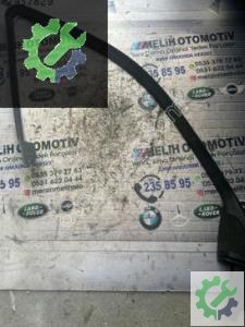 BMW X5 ÇIKMA ÖN SAĞ SOL KAPI CAM ÇERÇEVESİ 8402507 8402508