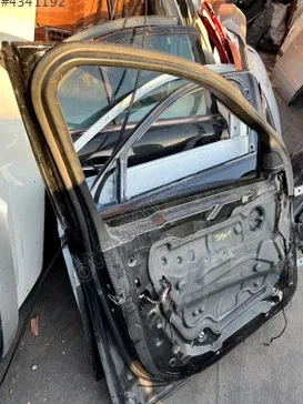 BMW 3 Serisi Sol Kapı çıkma parça